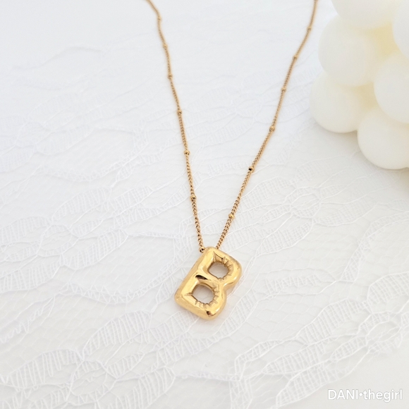 NEW Gold Balloon Letter B Necklace - Picture 4 of 8